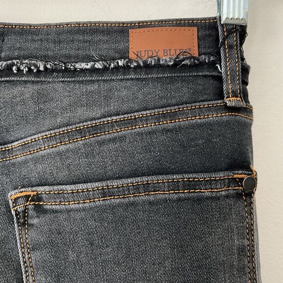 Judy Blue Slim Bootcut High Rise Jeans Black Washed Distressed Frayed Hem 30 - Picture 10 of 12